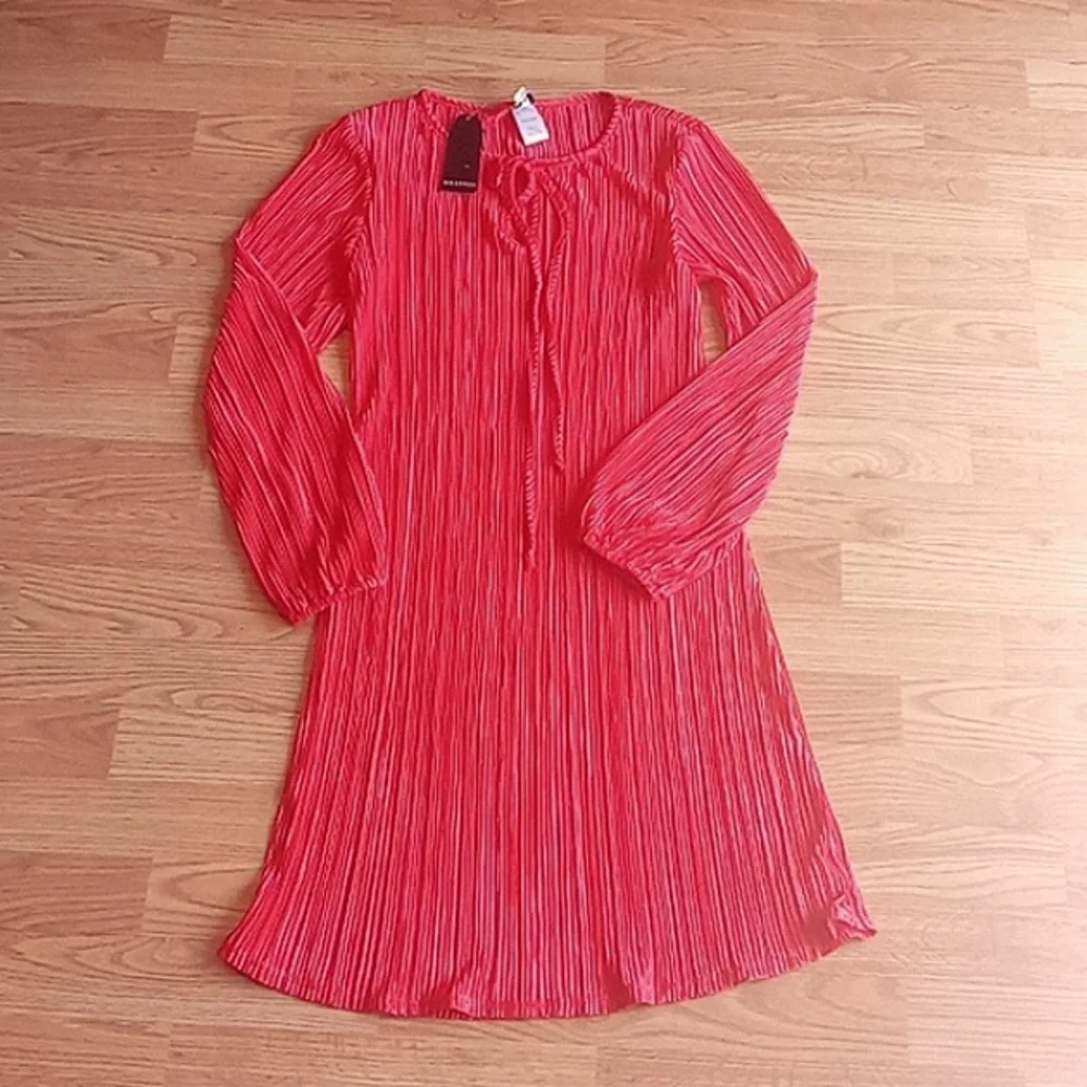 NWT ladies red dress by Wrapper.sz S. M - Picture 2 of 8